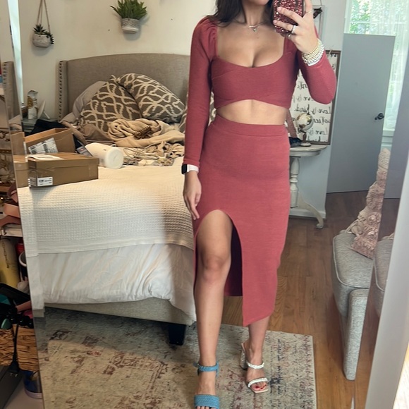 SAYLOR two piece set skirt and crop long sleeve size xs - Picture 4 of 5